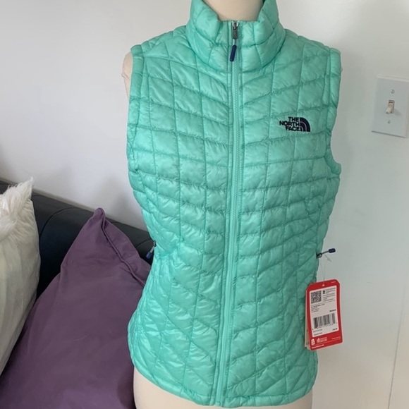 The North Face Jackets & Blazers - ‼️SOLD‼️The North Face Thermoball Green Vest